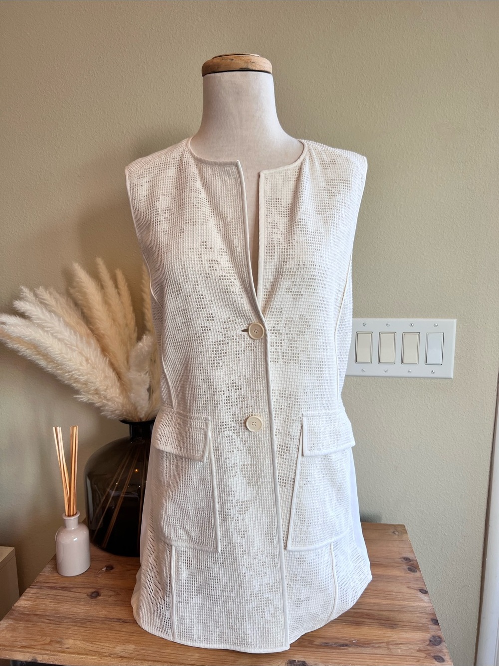 St. john ivory floral mesh vest